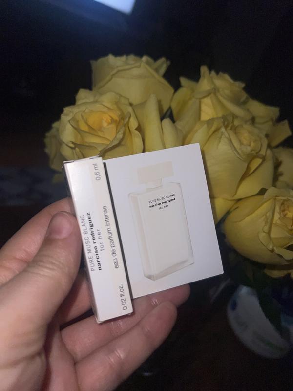 Customer carousel item 9.