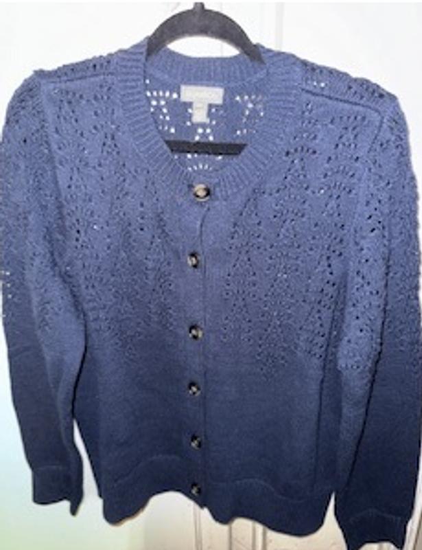 Front - detailed knitted design