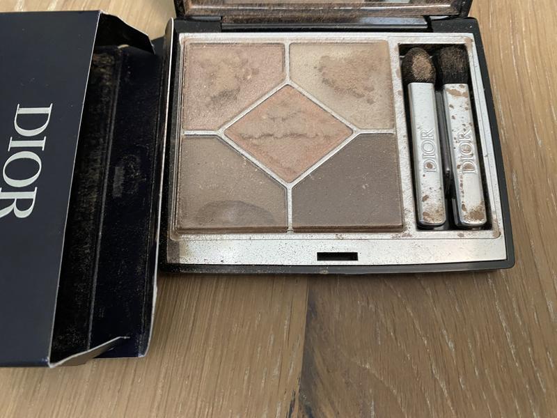 Customer carousel item 1.