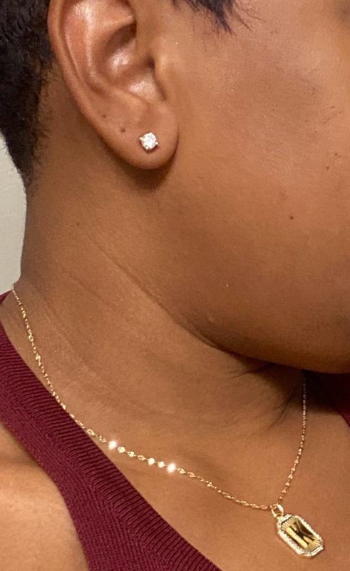 Stud earrings and necklace