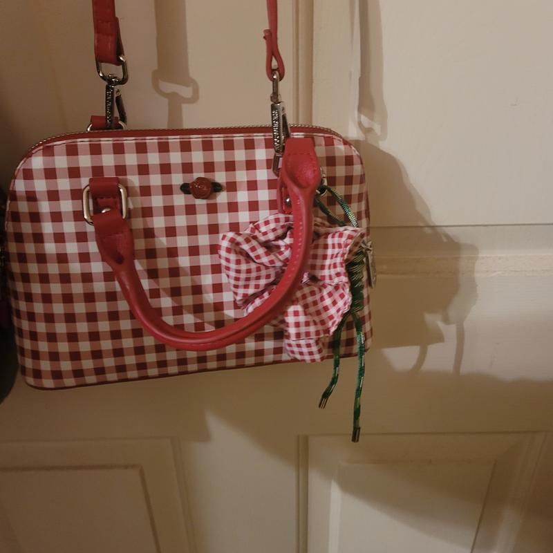 Customer carousel item 1.