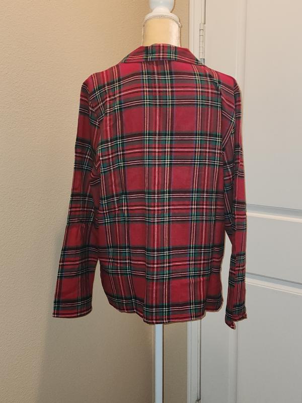 Back of jammie top on mannequin