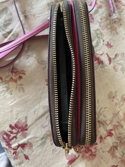 Proof my phone fits!