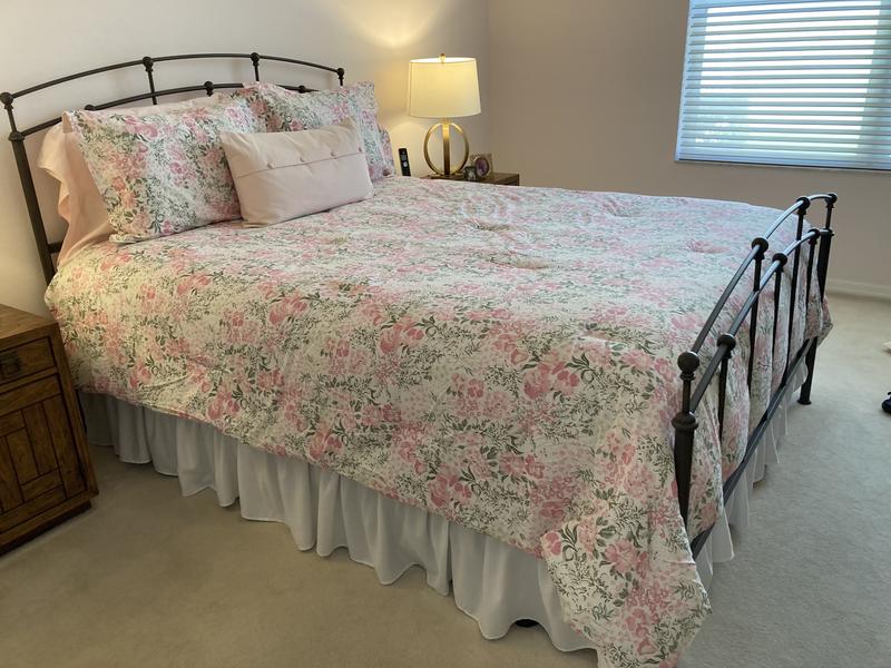 Beautiful addition to my bedroom.