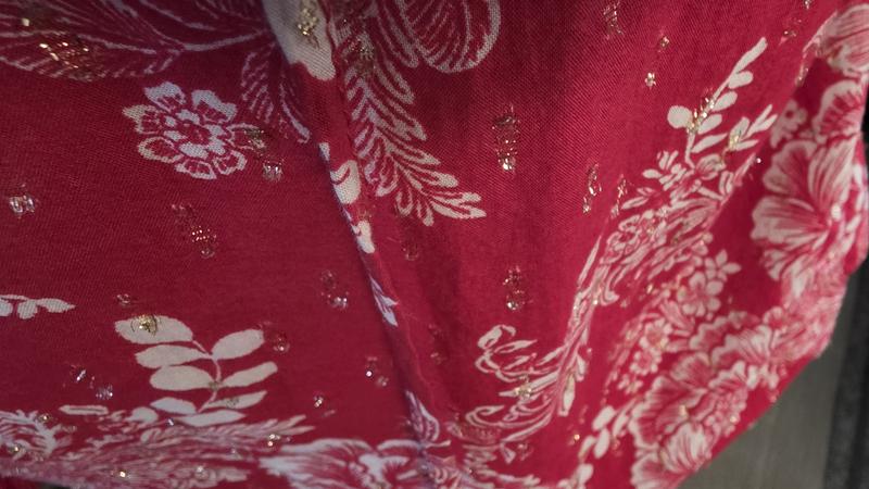 trying to show the gold sparkles