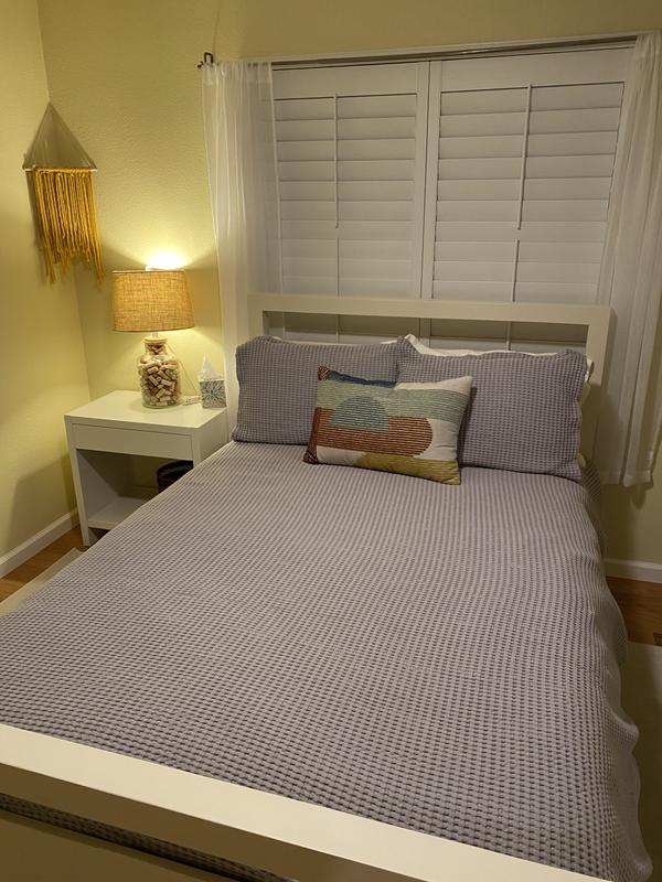 Beautiful duvet and shams!