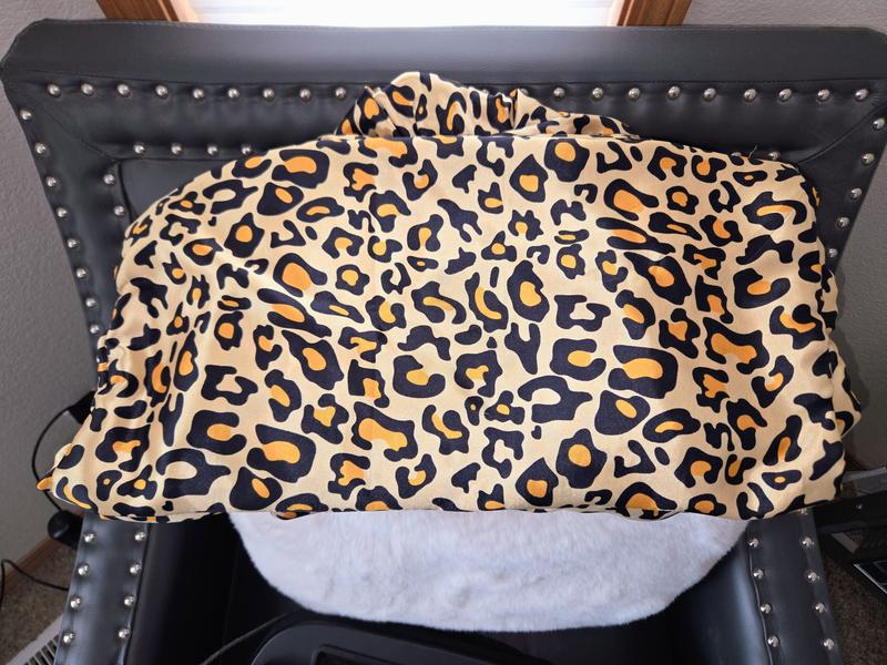 Picture 1: Website picture color of sheets,  Picture 2: Actual Color of sheets received.