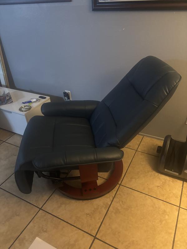 Picture chair is fully reclined but no footrest action