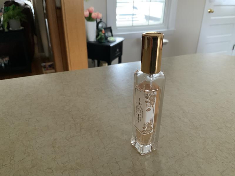 Customer carousel item 1.