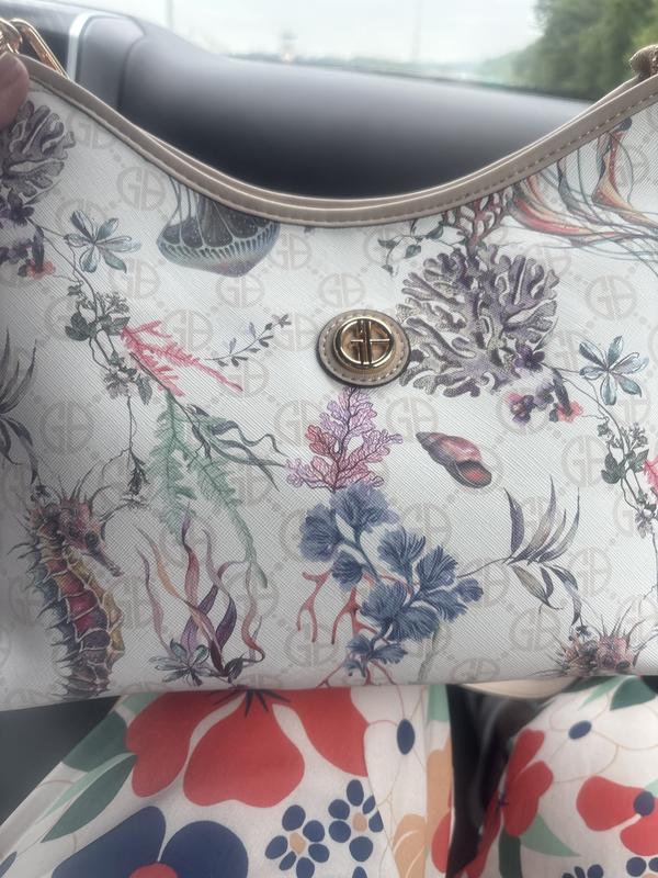 Customer carousel item 1.