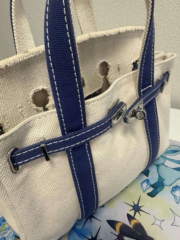 Customer carousel item 5.