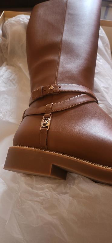 Customer carousel item 3.