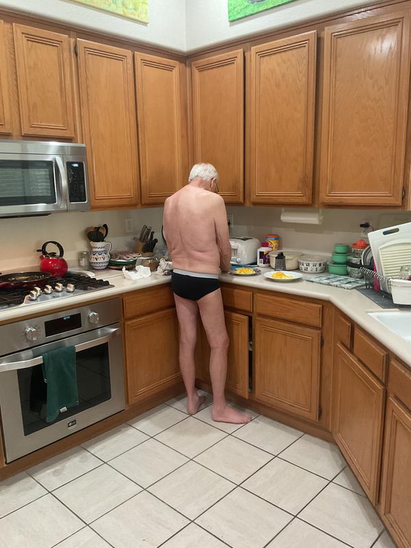 Comfortable to wear during my daily routines at home while cooking dinner.