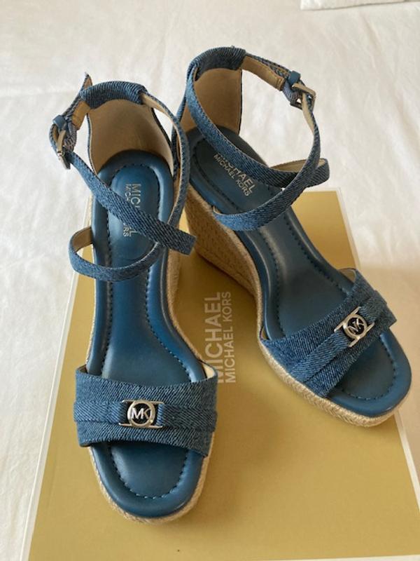 【送料&関税込】Michael Kors Mandy Wedge Denim Sandal With J Amazon.com | Michael Kors Mandy Wedge Sandal, Union Wash, 5