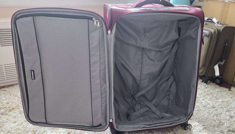 Lid has a separate full-width zippered mesh compartment.