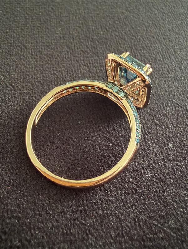 Customer carousel item 5.
