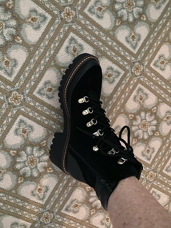 You can lace these as tight as needed for a thinner ankle area