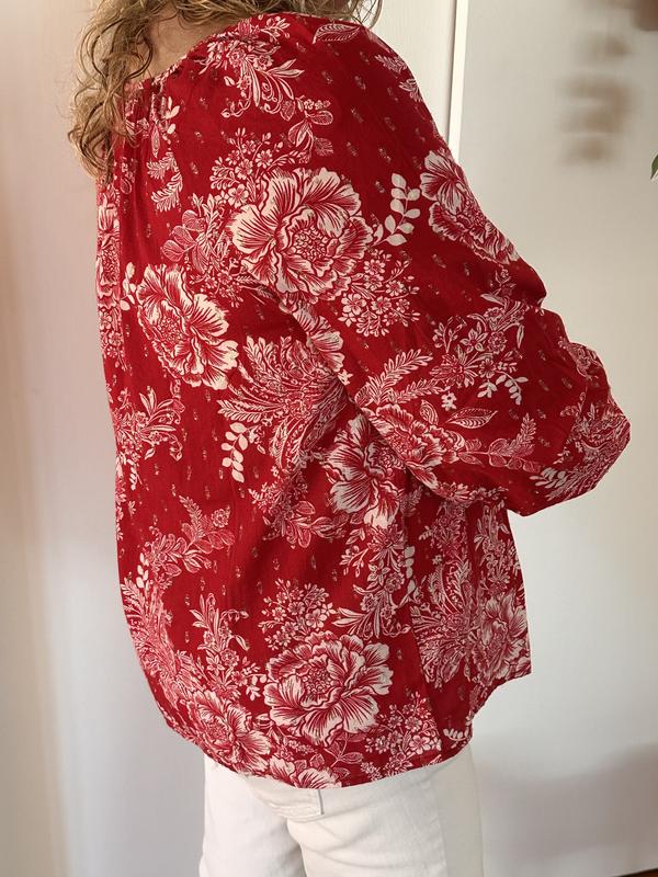 The length on this blouse is perfect and so are the sleeves.