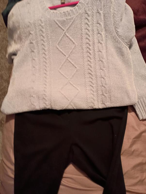 Very pretty with black slacks.