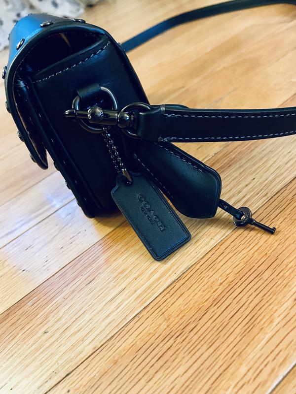 Tiny little key for the push lock