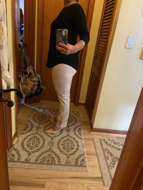 Scoop style shows leg