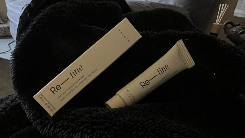 Love! Awesome primer, feels great smooth / silkily finish. Definitely buying!