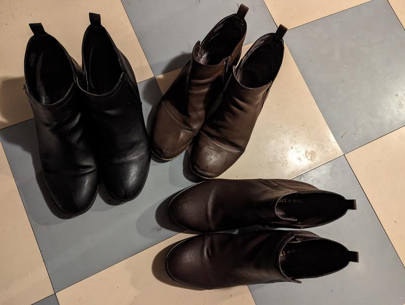 The black, brown and 7+ year old brown pairs