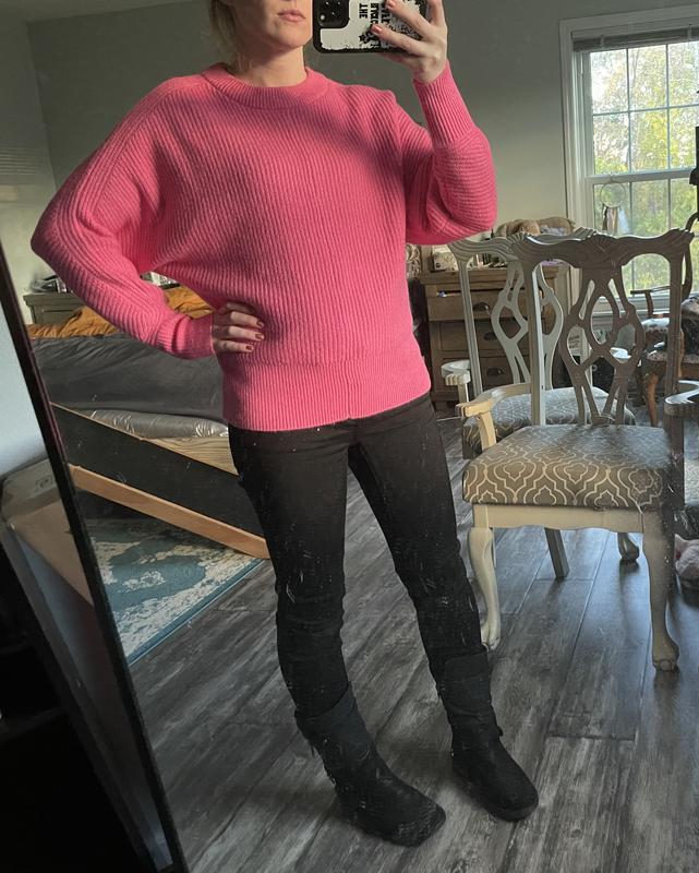 Loose fit yet fits well