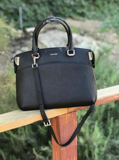 nice, crisp looking bag for work!