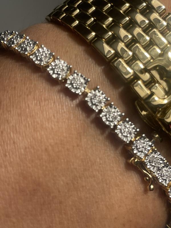 One of the links is almost broken. I have not been able to take it off since I bought it