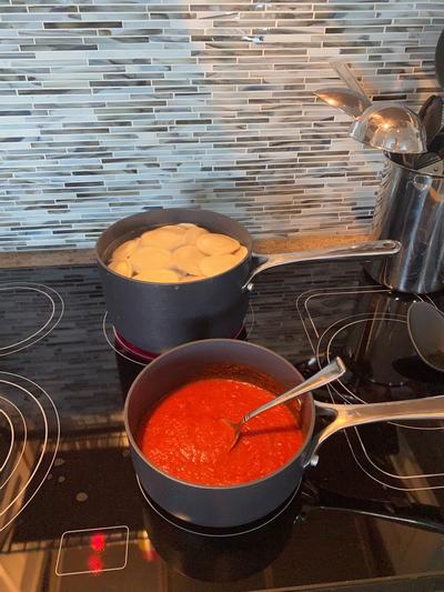 Italian night (ravioli and sauce) - easy Clean-up!