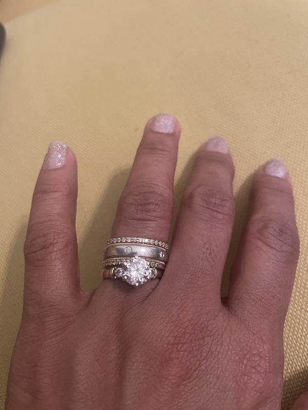 Ways to wear this band between your rings