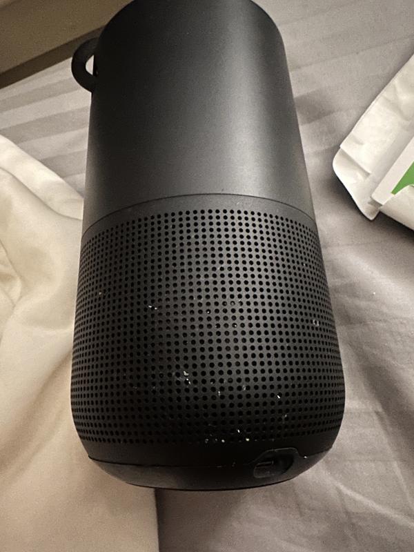 DUST INSIDE THE SPEAKER?! THAT WAS A FIRST.