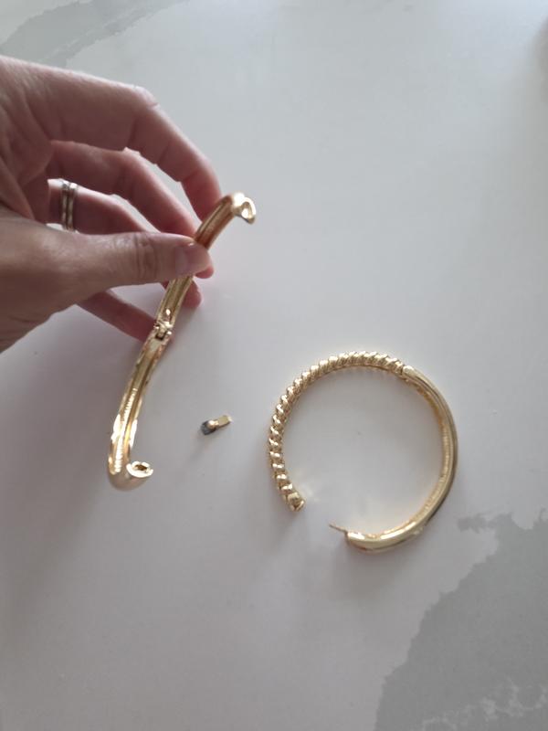 Broken bangles clasps