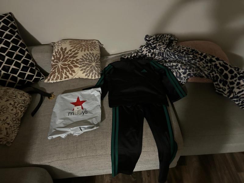 Paid express, it arrived late, paid to gift wrap, it wasn’t done and also paid for a card to be added n it wasn’t done!