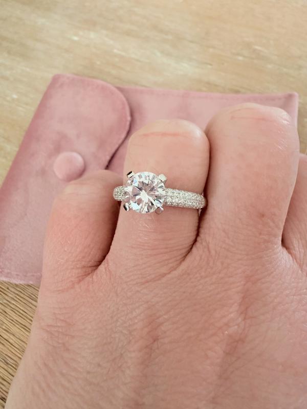 Customer carousel item 1.