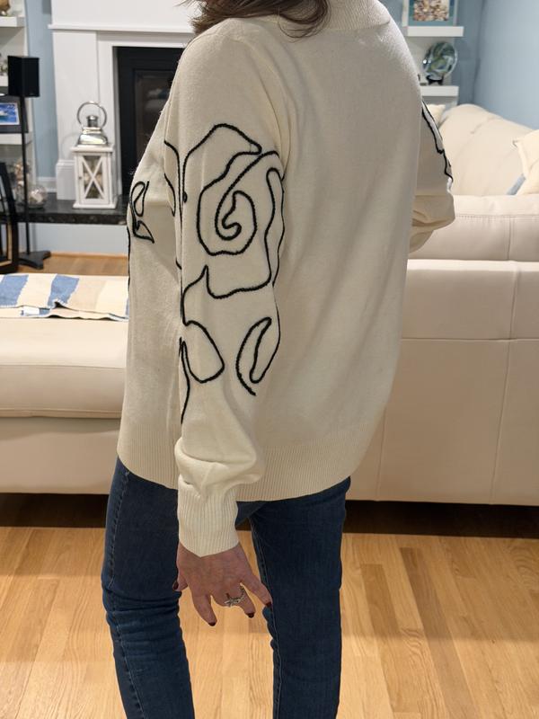 Soft sweater, with an oversized fit for a slouchy, comfy look.