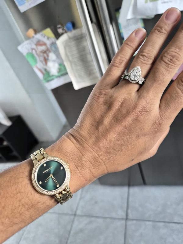 Customer carousel item 4.