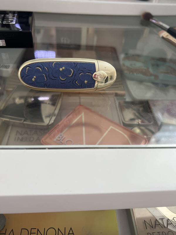 Customer carousel item 1.