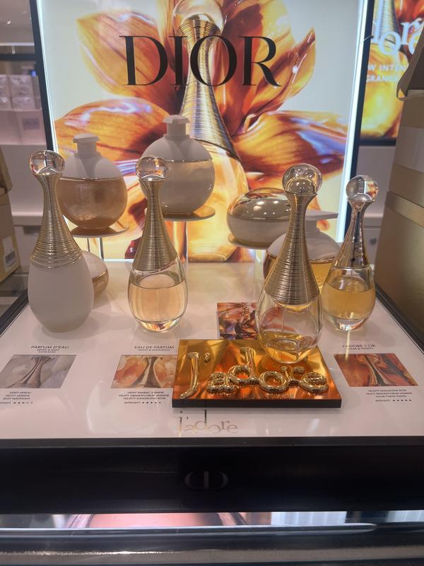 Customer carousel item 1.