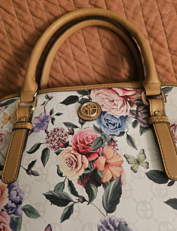 Customer carousel item 3.