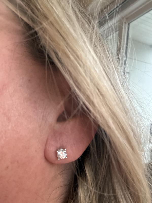 Customer carousel item 1.