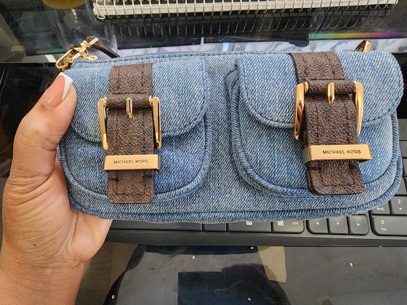 Customer carousel item 1.