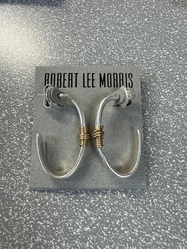 Wrong earrings sent. 😟