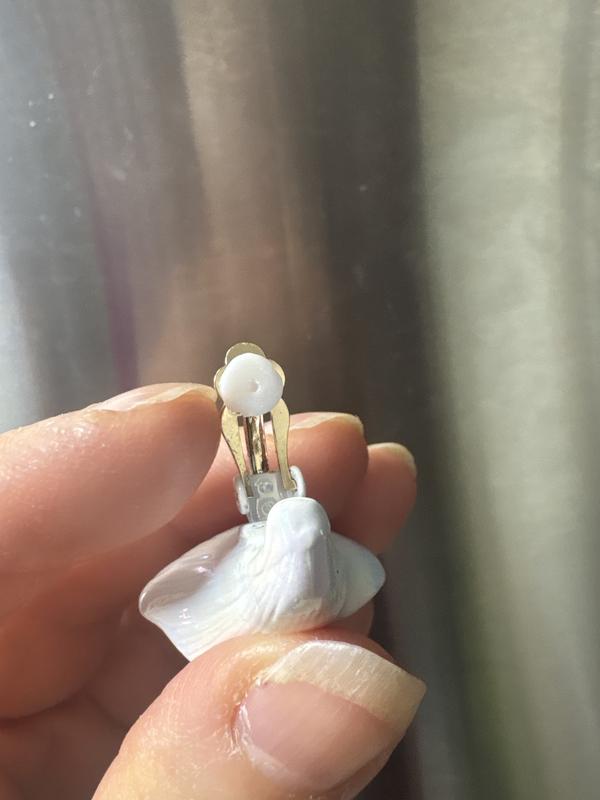 Calla Lily Beauty to dress up your Ear Lobes!