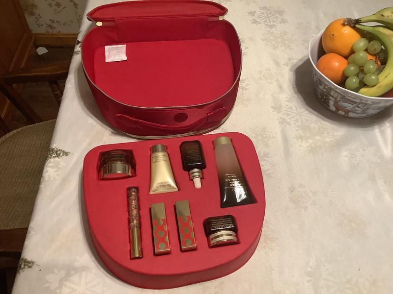 This is it only 8 products no trial size as promised(four trial size missing)