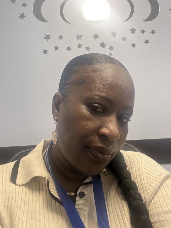 Natural no Makeup. Just the Mac Hyper moisturizer cream On my face with the serum.