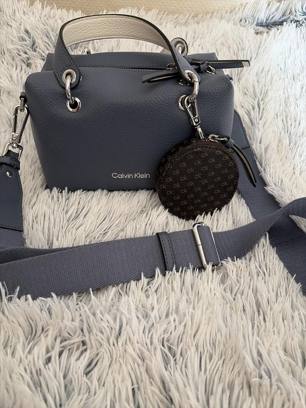 Customer carousel item 6.