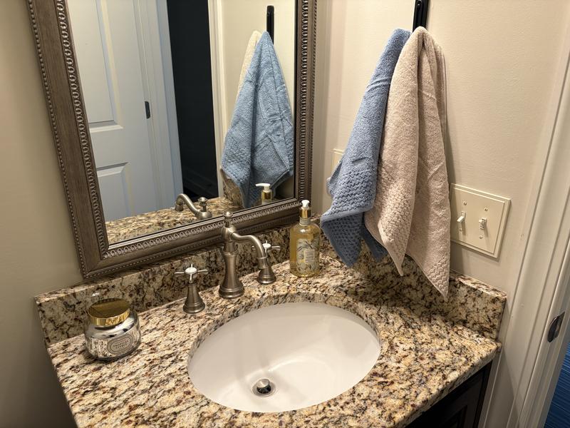 Nice solid hand towels!