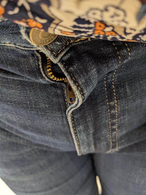 High waisted and tight